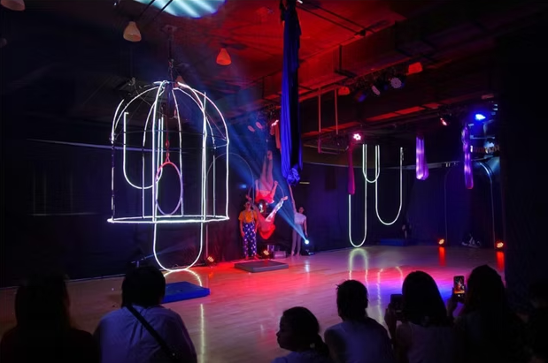ติดตั้งระบบไฟเวทีการแสดง I’m Fly Studio 02